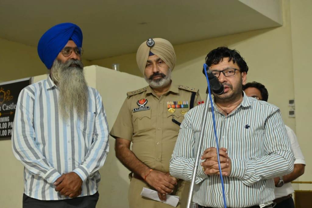 Cabinet Minister Dr Ravjot Singh Reviews Progress of Development Works in Sham Chaurasi Constituency Directs Officials to Expedite Work